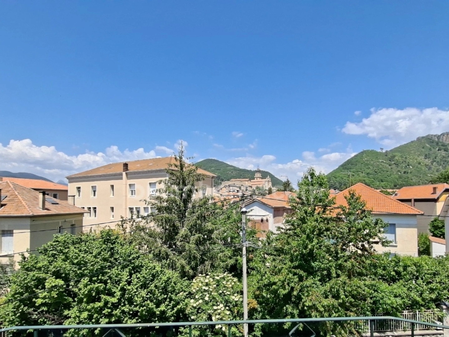 Maison à vendre - 10 pièces - 240m2 - Digne-Les-Bains (04000)