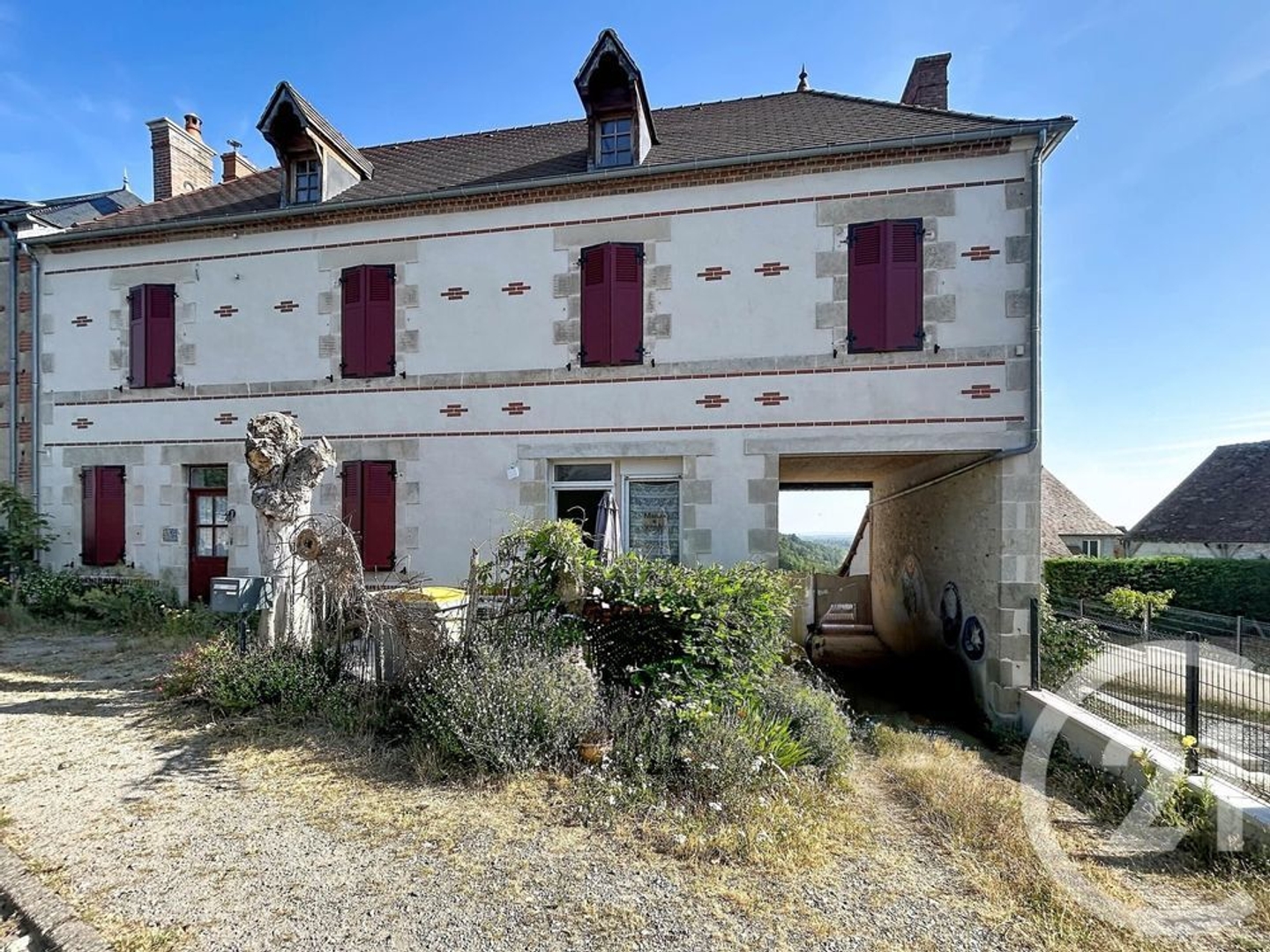 Maison à vendre - 10 pièces - 385m2 - Monétay-Sur-Allier (03500)