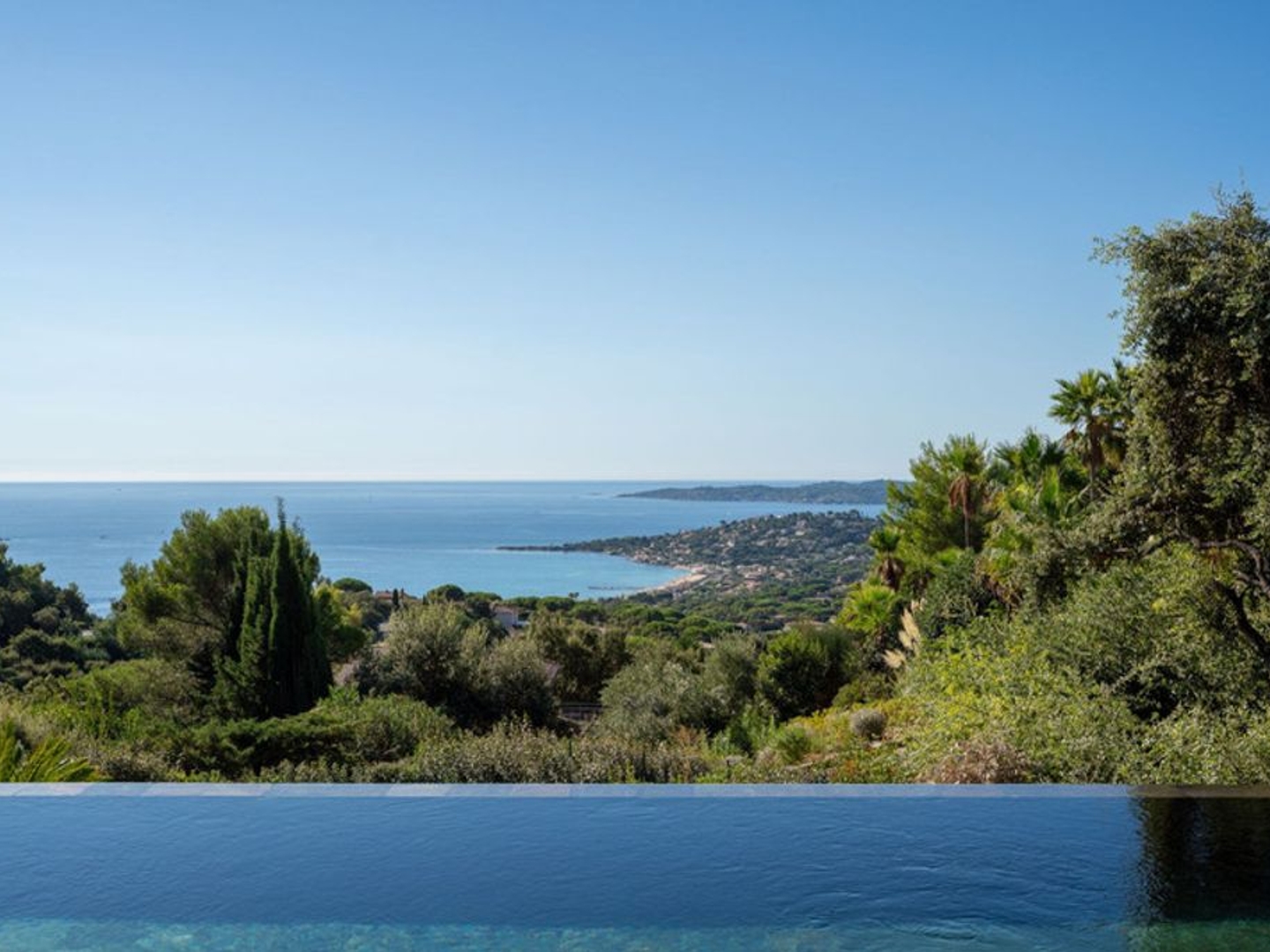 Maison à vendre - 7 pièces - 357m2 - Sainte-Maxime (83120)