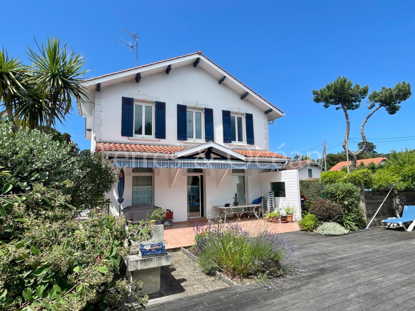 CHARMANTE MAISON DE VILLE