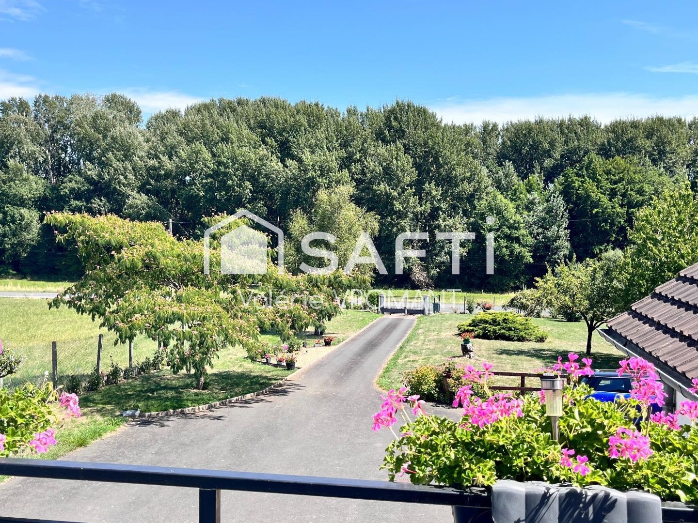 Maison à vendre - 13 pièces - 296m2 - Faverolles-Sur-Cher (41400)