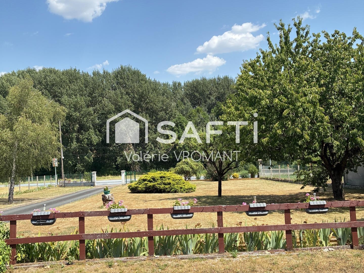 Maison à vendre - 13 pièces - 296m2 - Faverolles-Sur-Cher (41400)