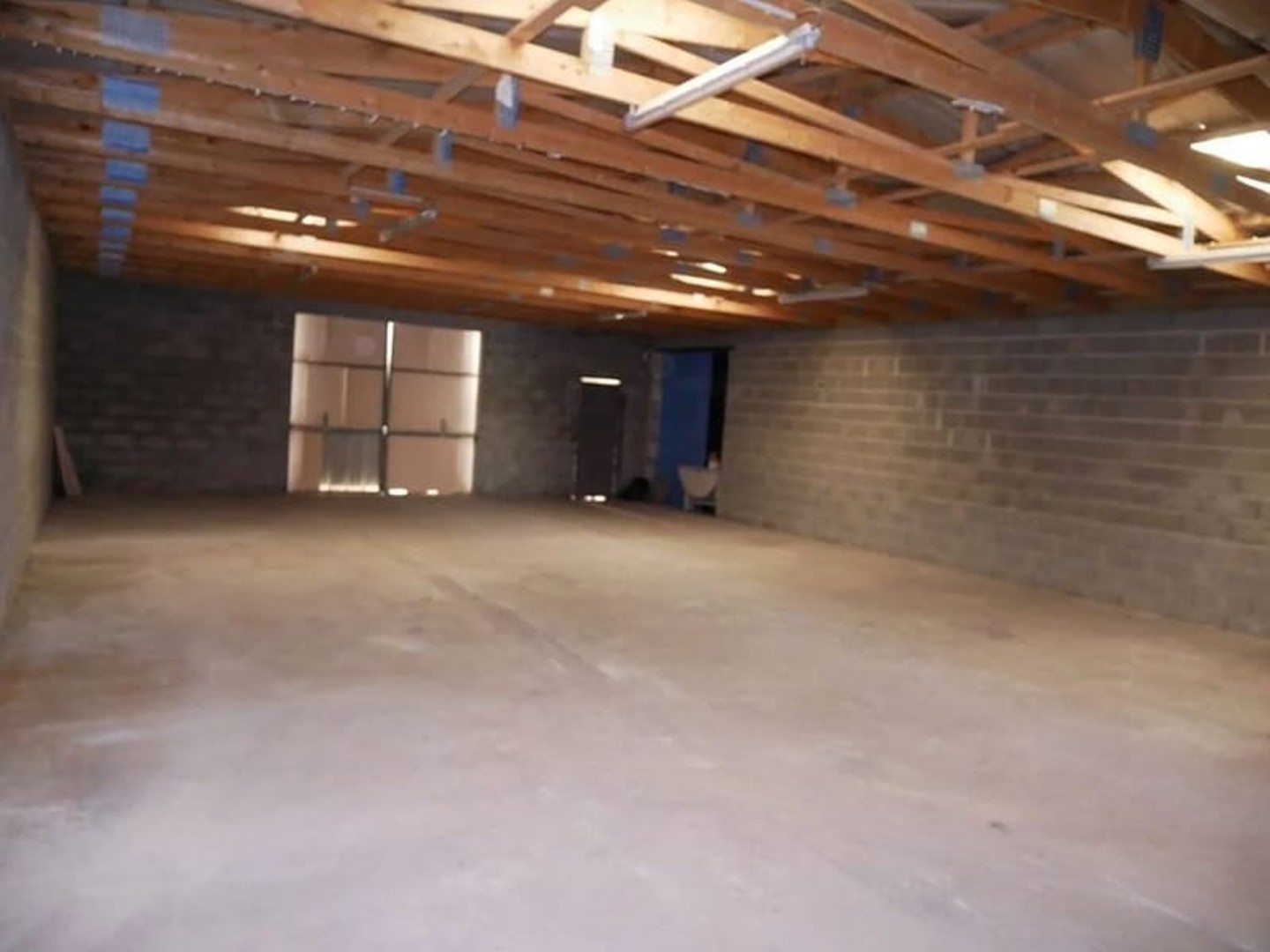 Locaux à vendre - 9 pièces - 525m2 - Saint-Germain-Des... (45220)