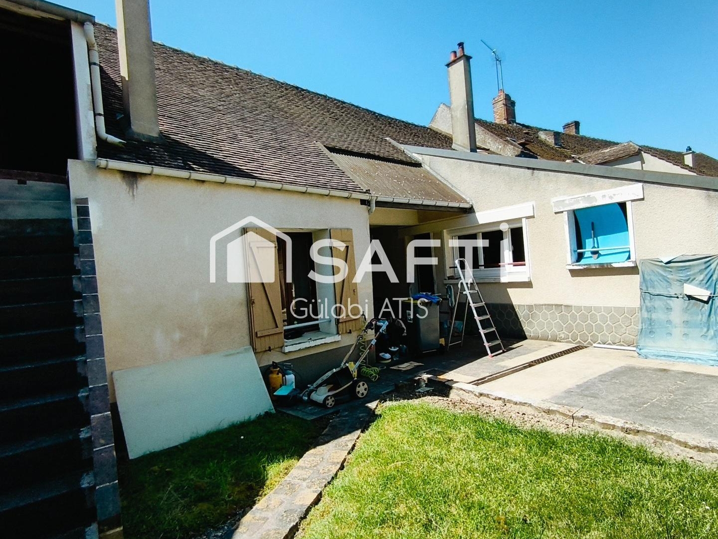 Maison à vendre - 5 pièces - 112m2 - Villeneuve-La-Guyard (89340)