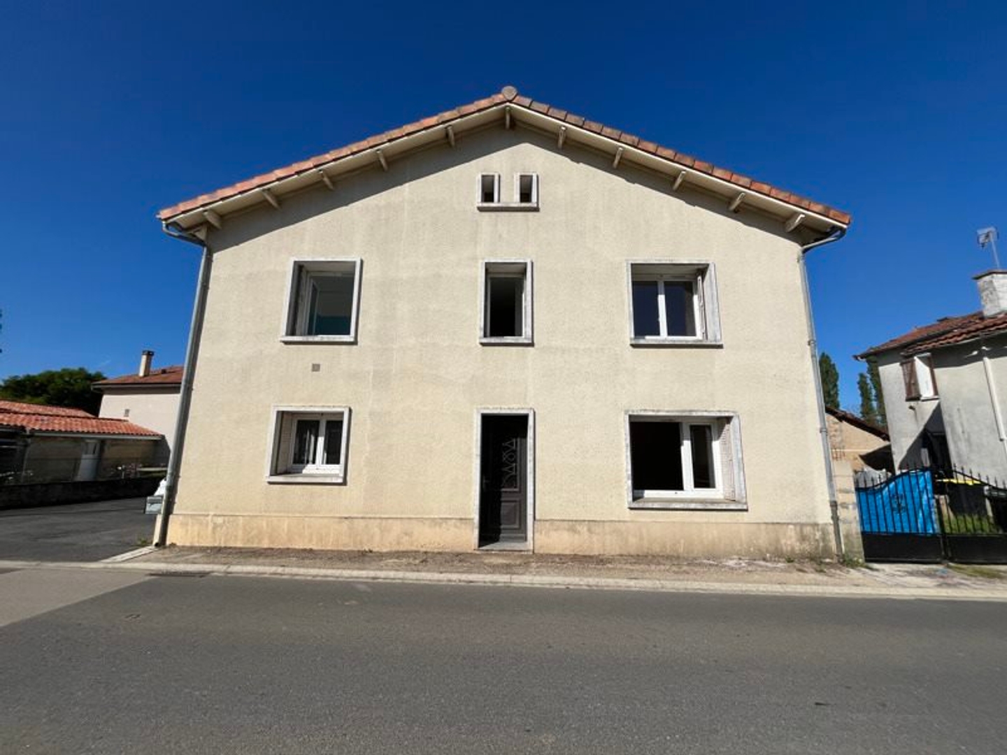 Maison à vendre - 5 pièces - 104m2 - Ambernac (16490)