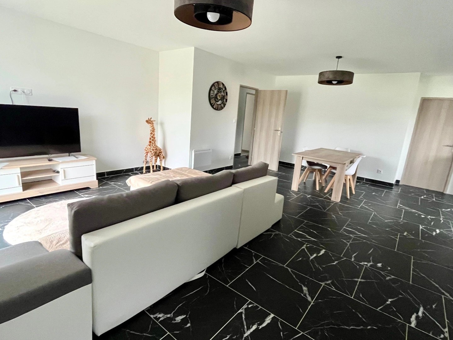 SAINT CYR EN TALMONDAIS (85) A 15 MIN DES PLAGES VILLA PLAIN PIED GRAND CONFORT 3 CHAMBRES HANGAR JARDIN