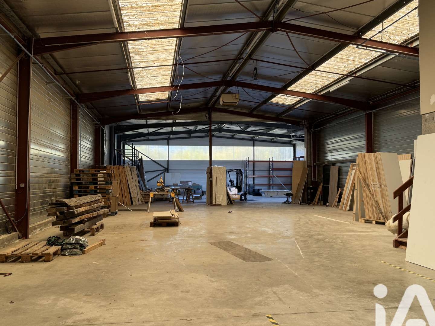 Vente local activité bureaux de 686m² à Mondouzil