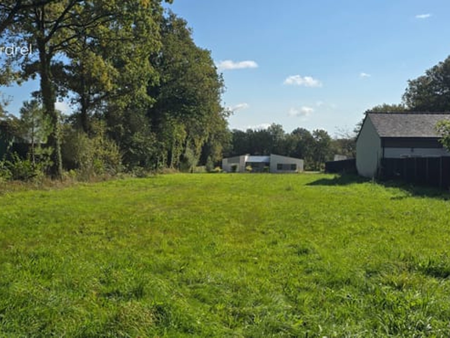 Terrain 750 m²