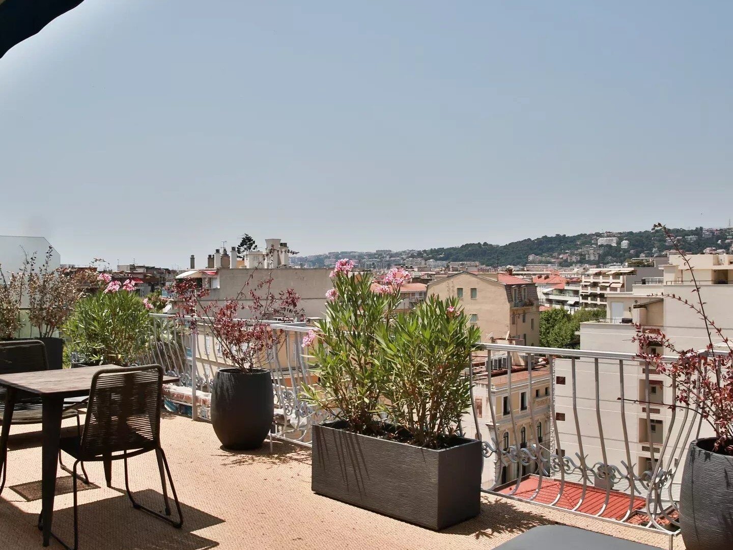 Carré d'Or - Dubouchage, 4 pièces en dernier étage avec terrasses :