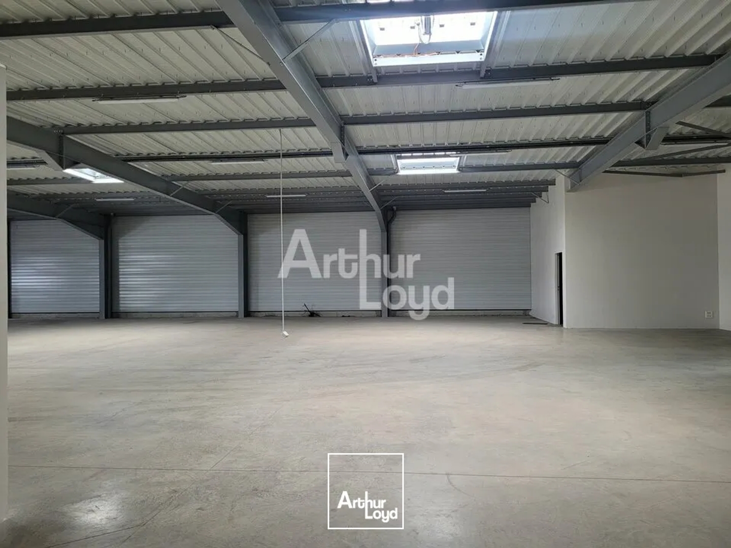 Locaux à vendre - 684m2 - Sainte-Hélène-Du-Lac (73800)