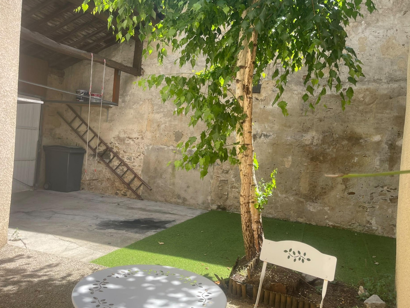 T3 avec cour privative et parking
