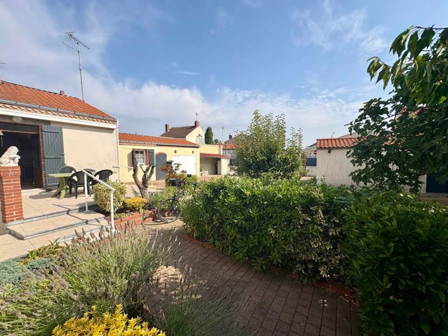 Maison à vendre - 6 pièces - 165m2 - Nieul-Le-Dolent (85430)