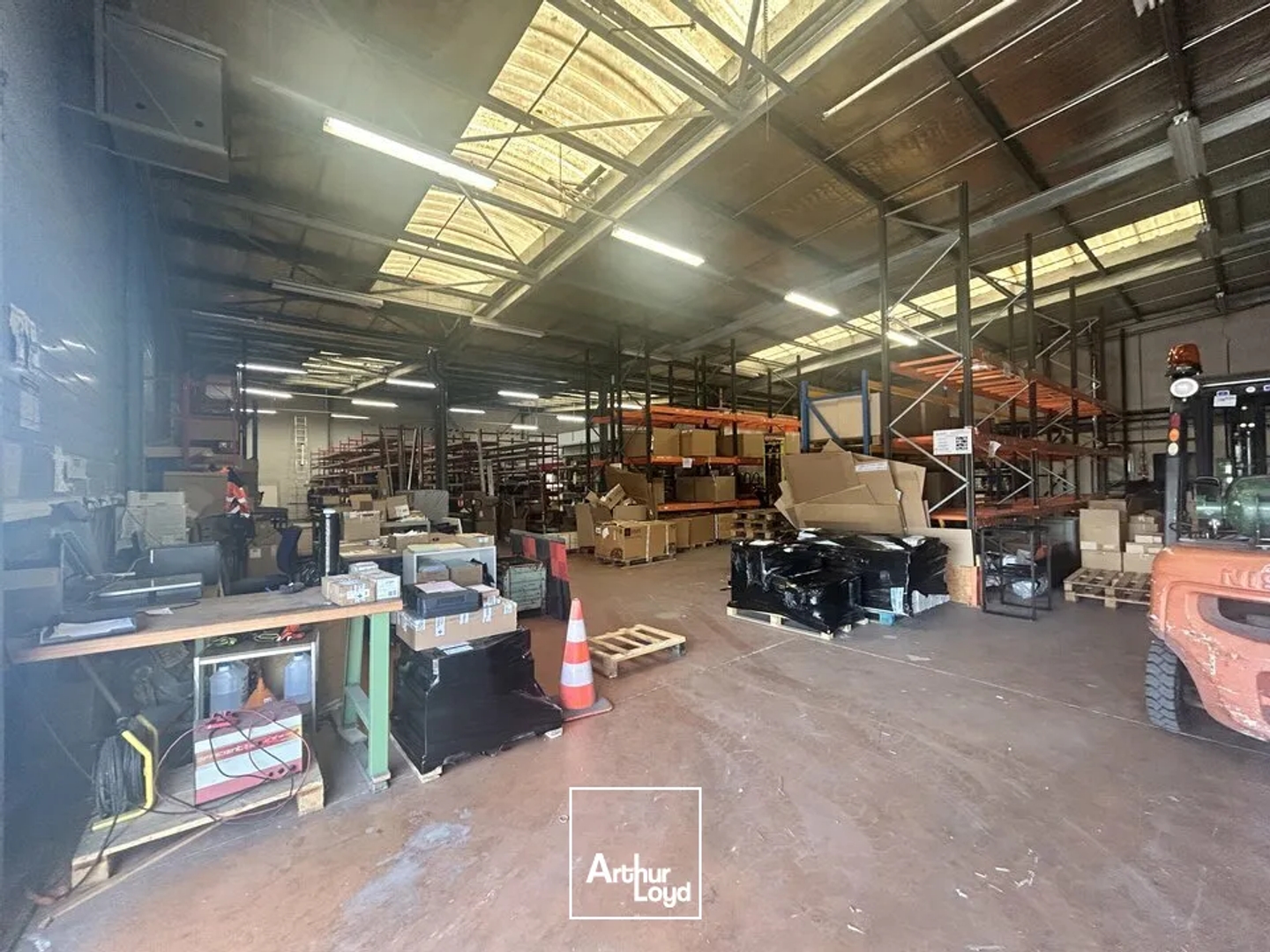 Locaux à vendre - 1100m2 - Crissey (71530)