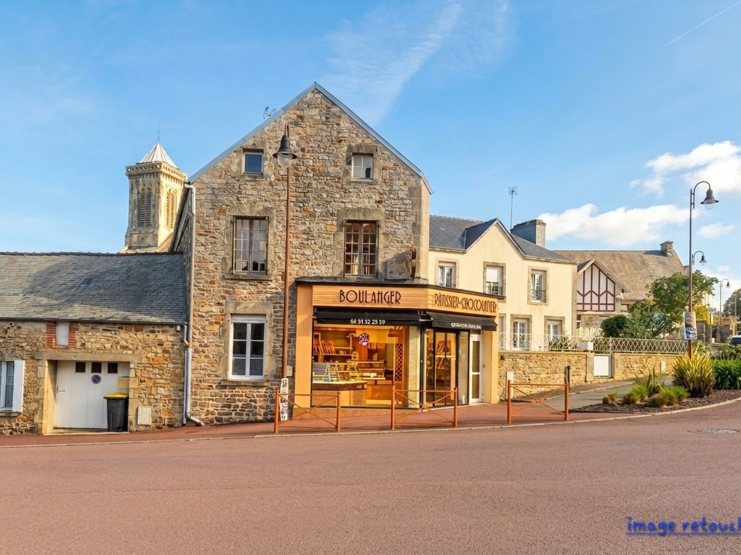 Magasin à vendre - 5 pièces - 131m2 - Bricquebec-En-Cot... (50260)