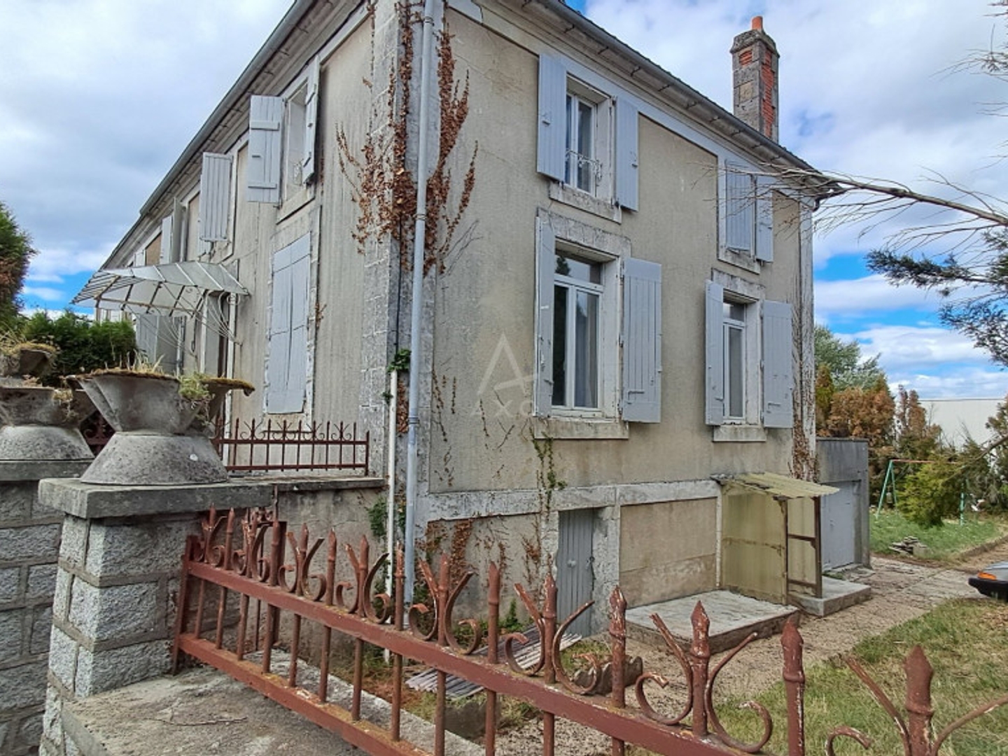 Maison à vendre - 7 pièces - 143m2 - Terres-De-Haute-C... (16270)