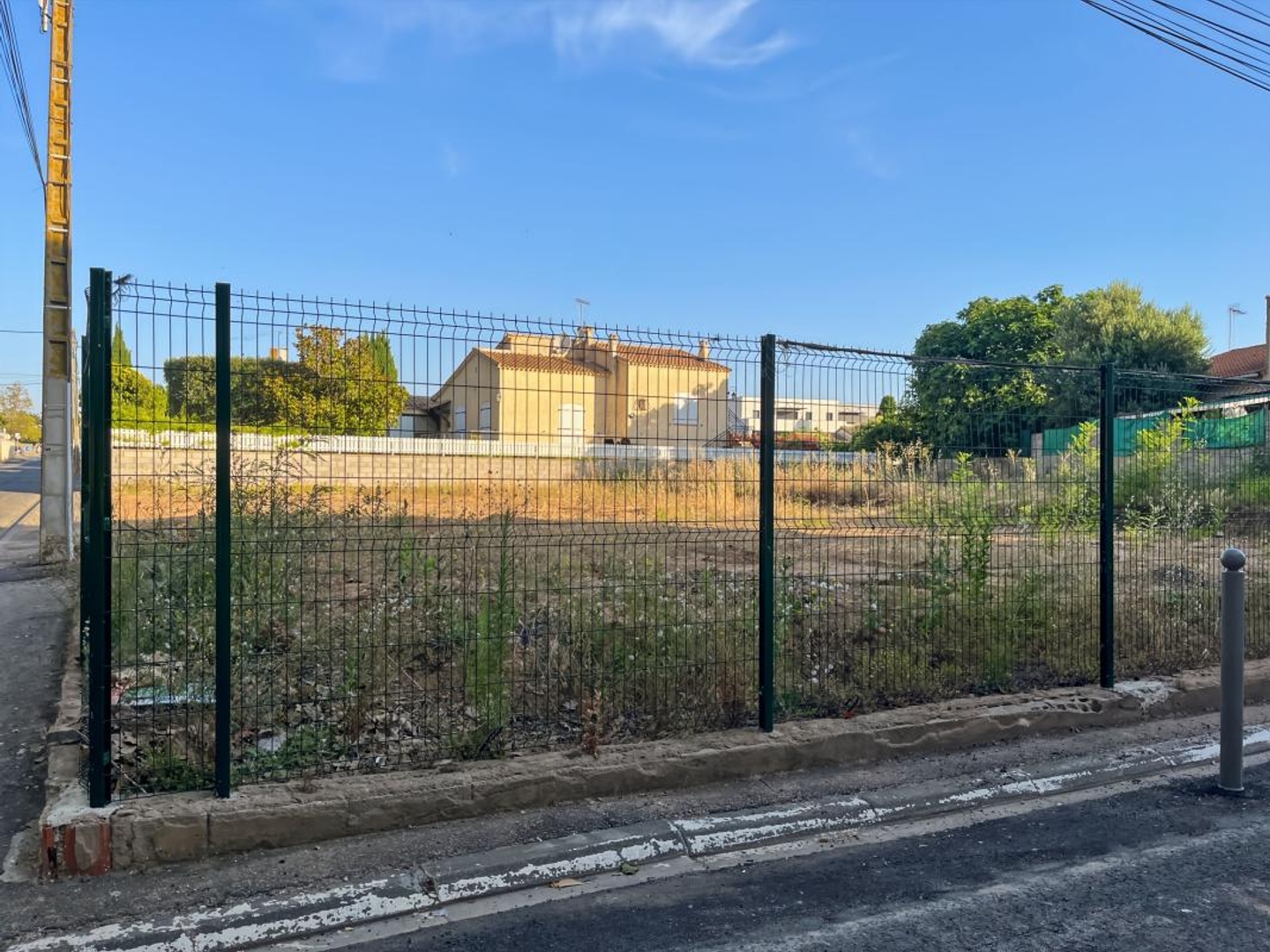 Vente terrain constructible à Marseillan d'environ 283m² viabilisé