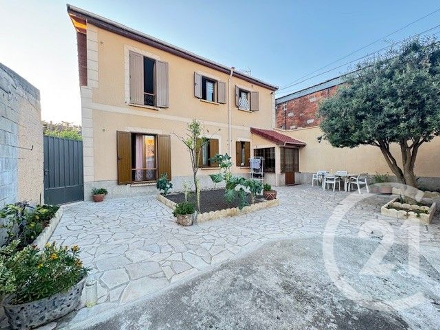 Immeuble de rapport 166 m²