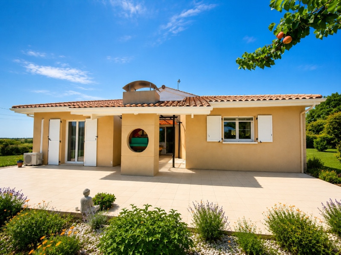 Maison familiale 122 m² de plain-pied – 3 chambres + bureau – Terrain 1 500 m² piscinable – À 15 min de Bergerac