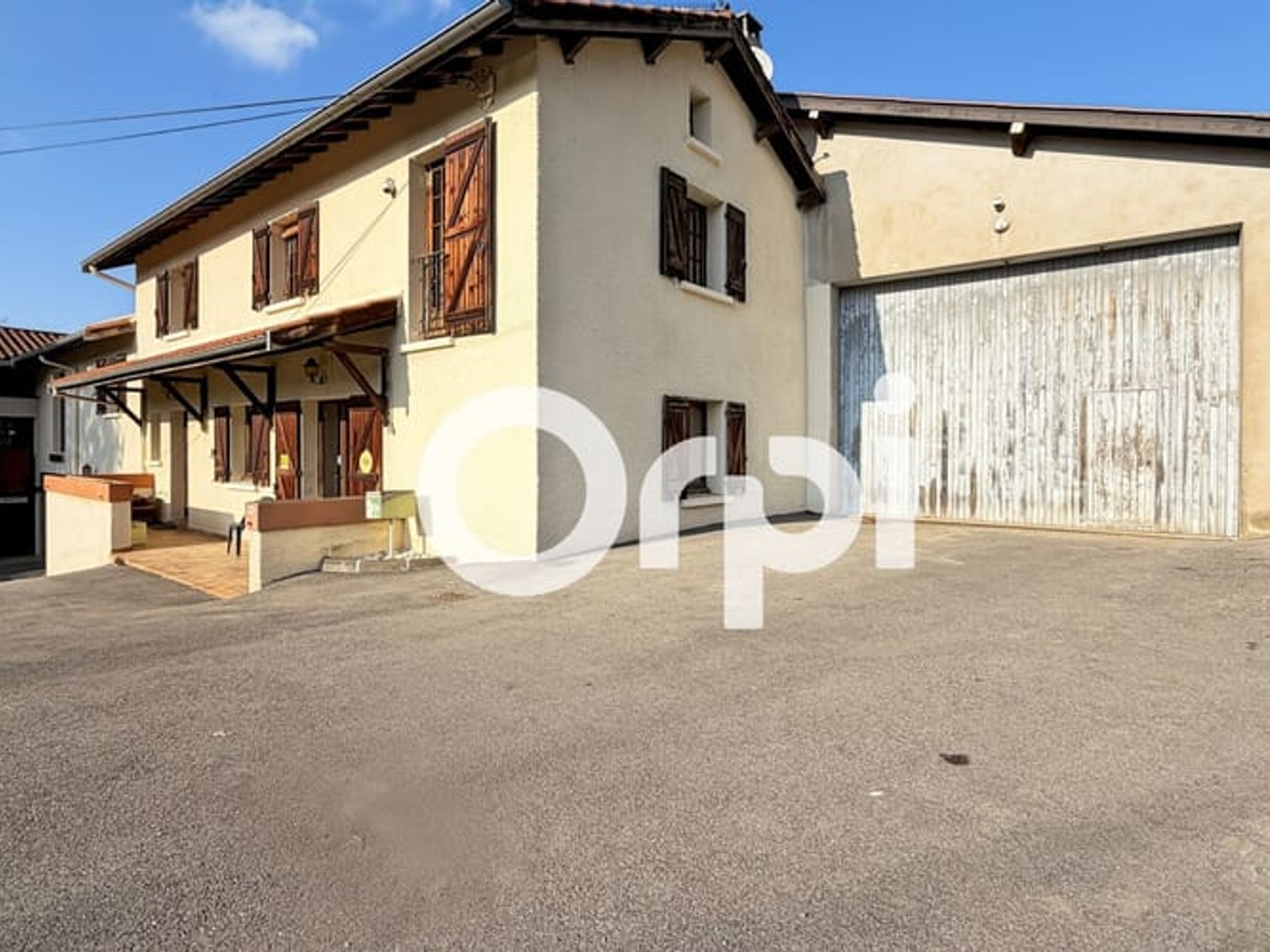 Maison à vendre - 8 pièces - 212m2 - Saint-Martin-En-Haut (69850)