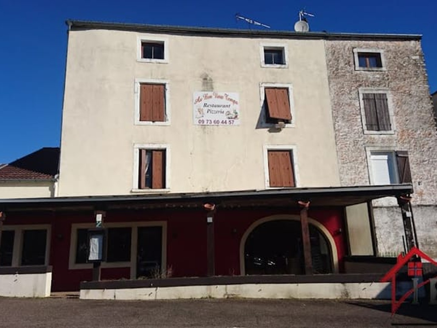 Local 8 pièces 340 m²