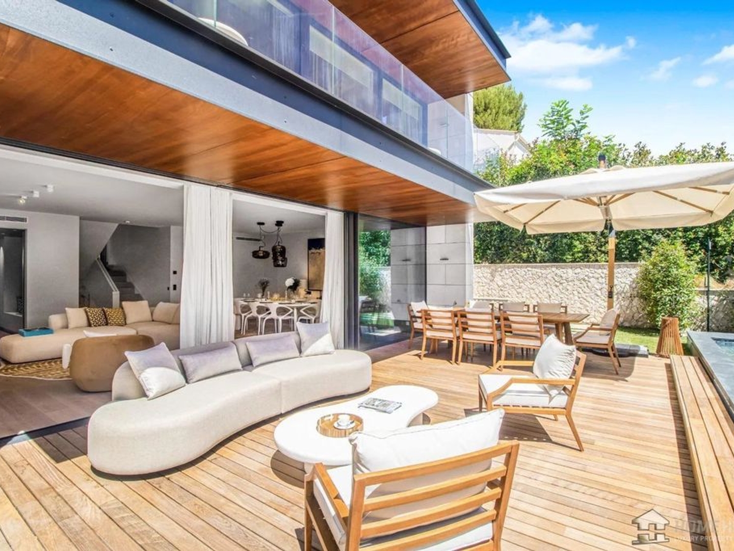 Villa 6 pièces 273 m²