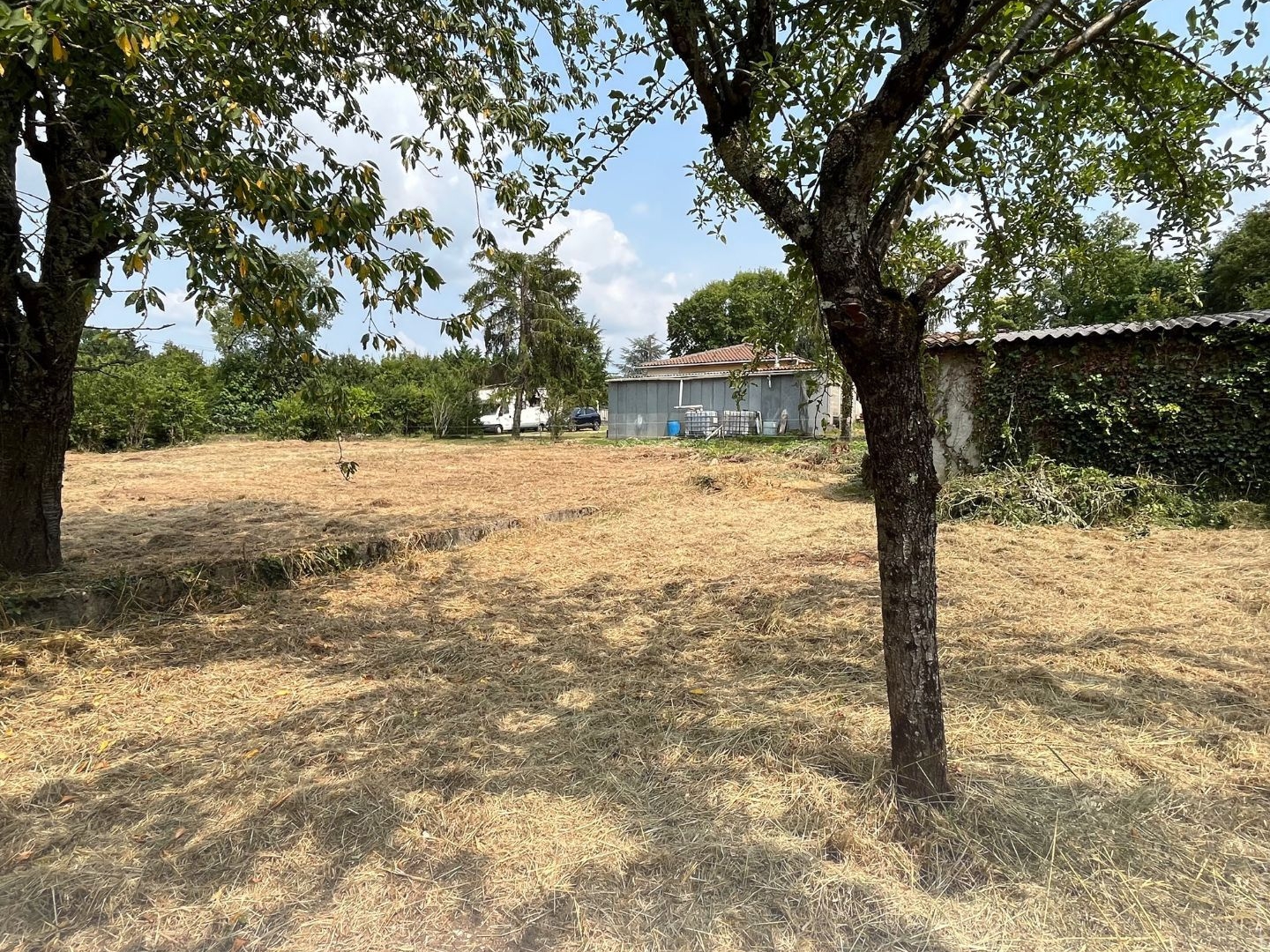 Terrain à vendre - 902m2 - Roullet-Saint-Est... (16440)