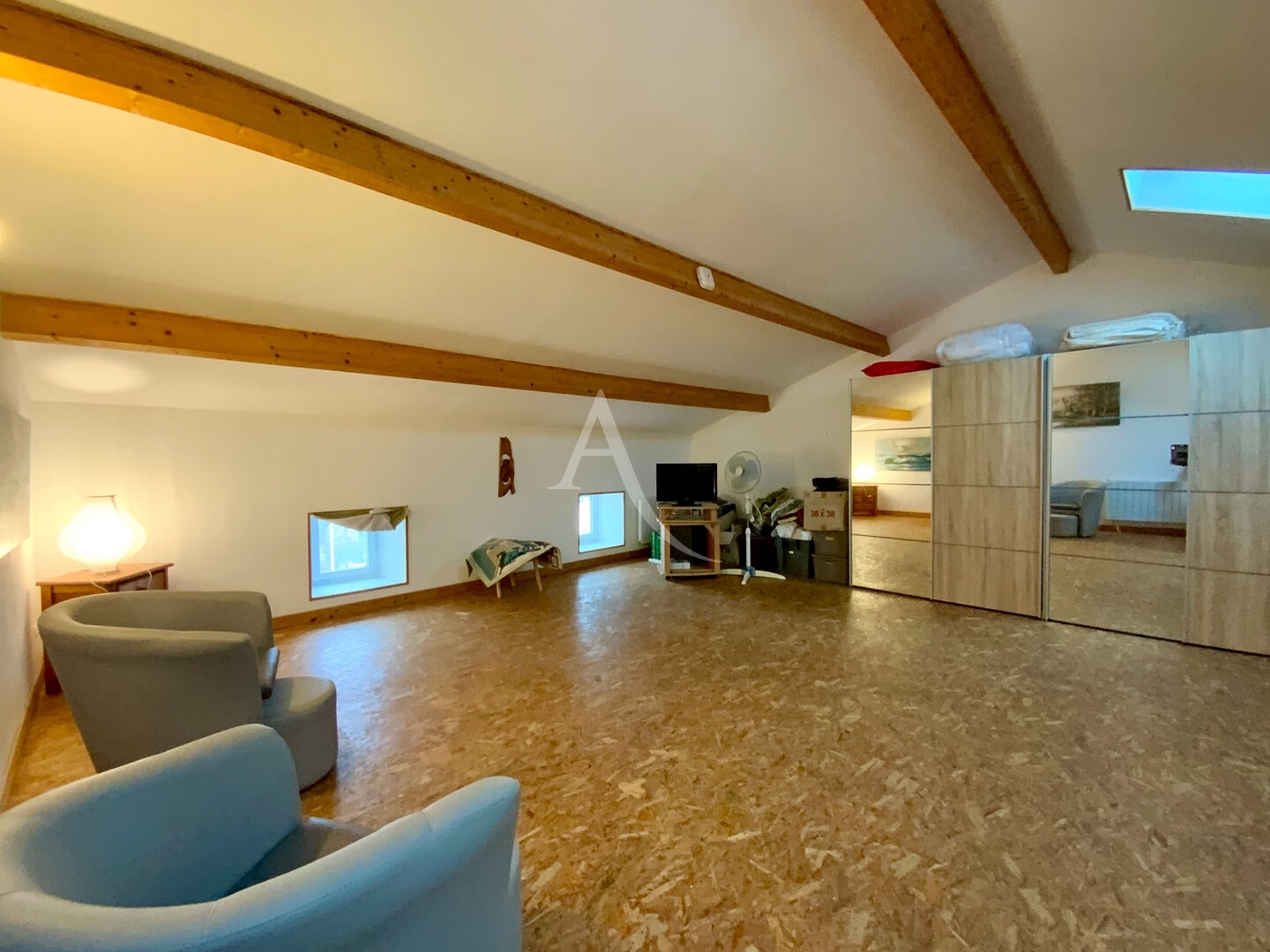 Maison à vendre - 4 pièces - 170m2 - Jonzac (17500)