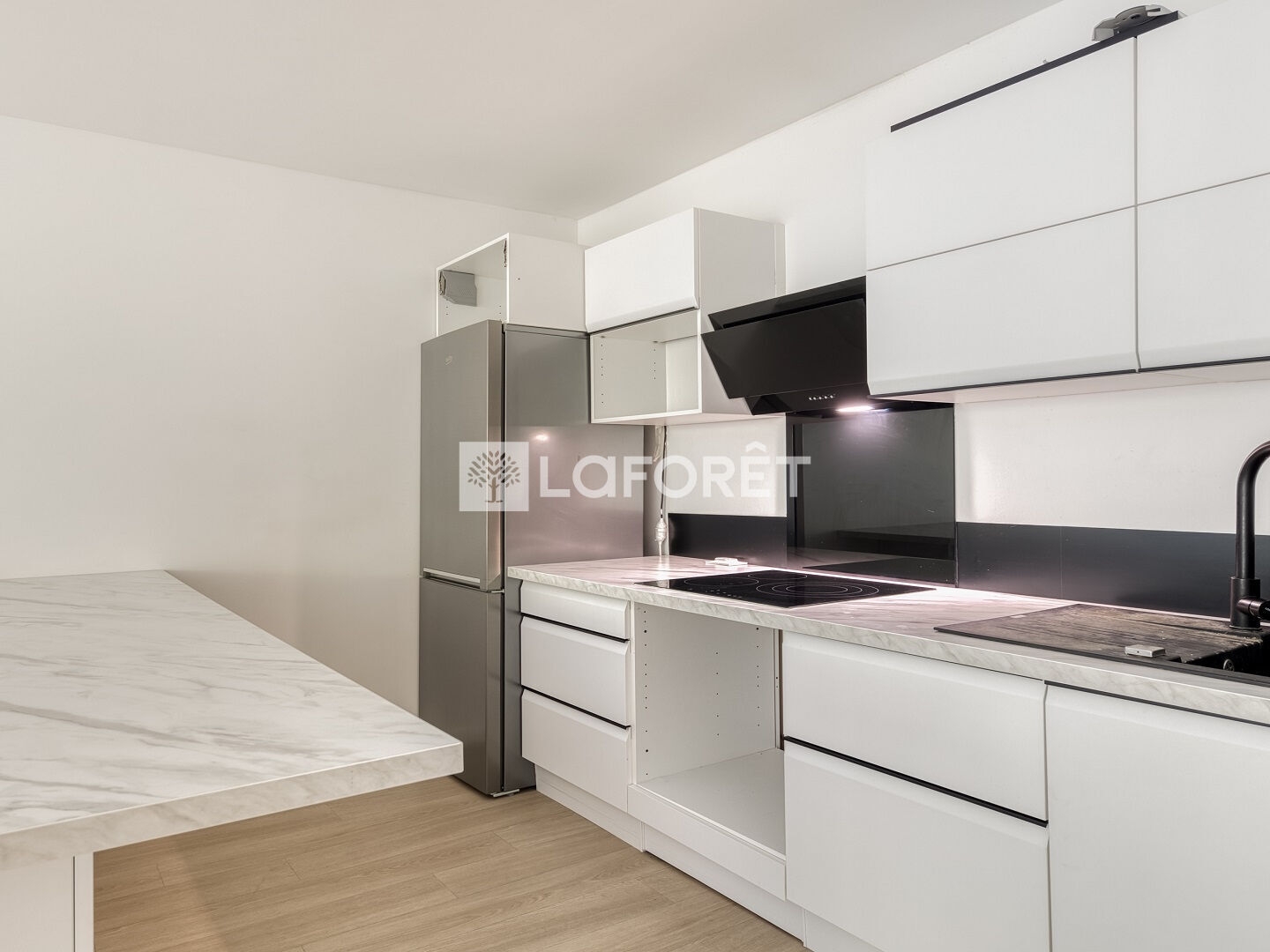 Appartement à vendre - 2 pièces - 48m2 - Roissy-En-Brie (77680)