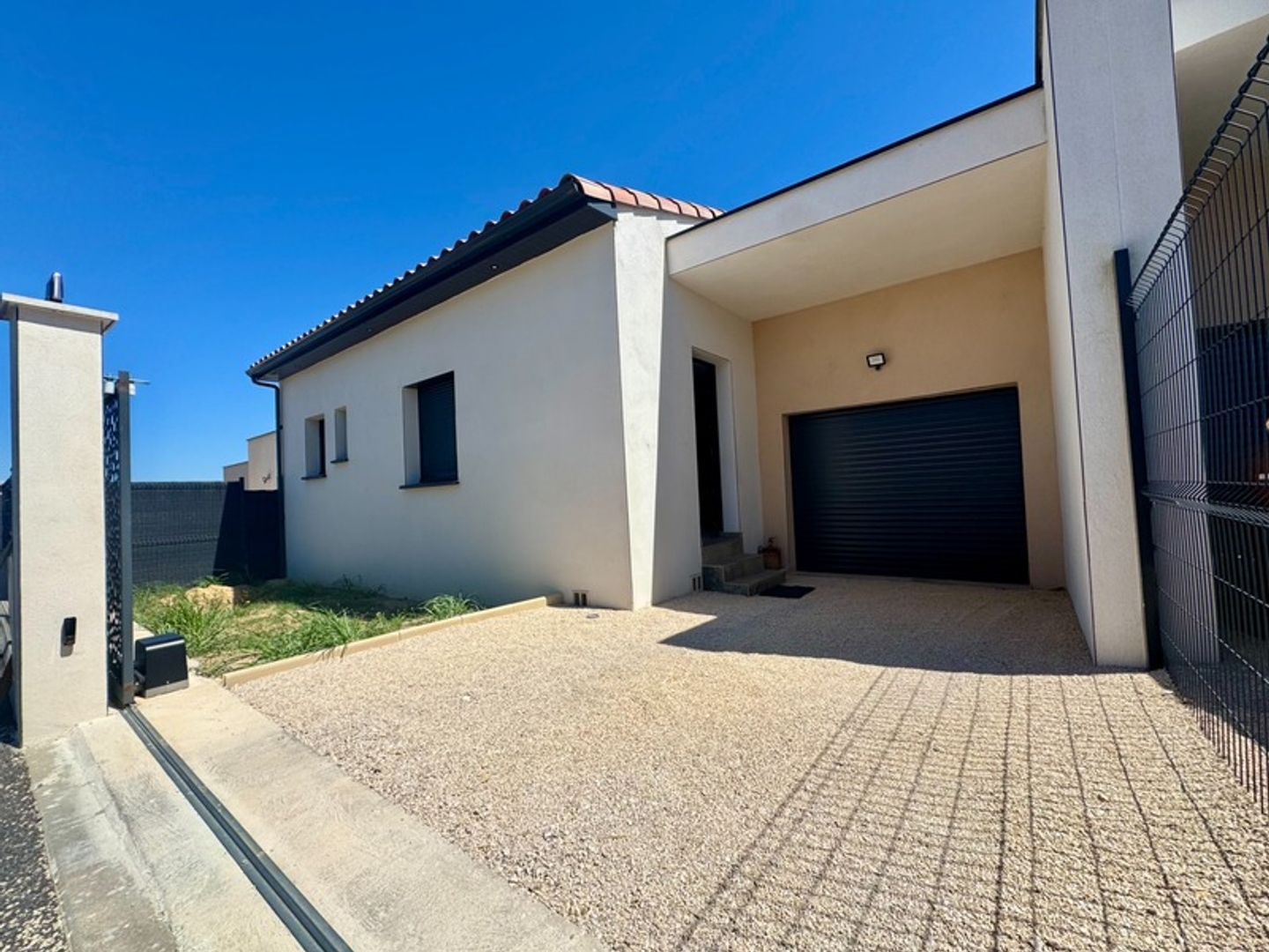 Maison à vendre - 5 pièces - 77m2 - Saint-Christol-Lè... (30380)