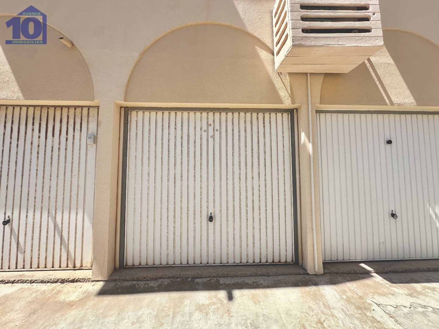 Parking/Garage/Box