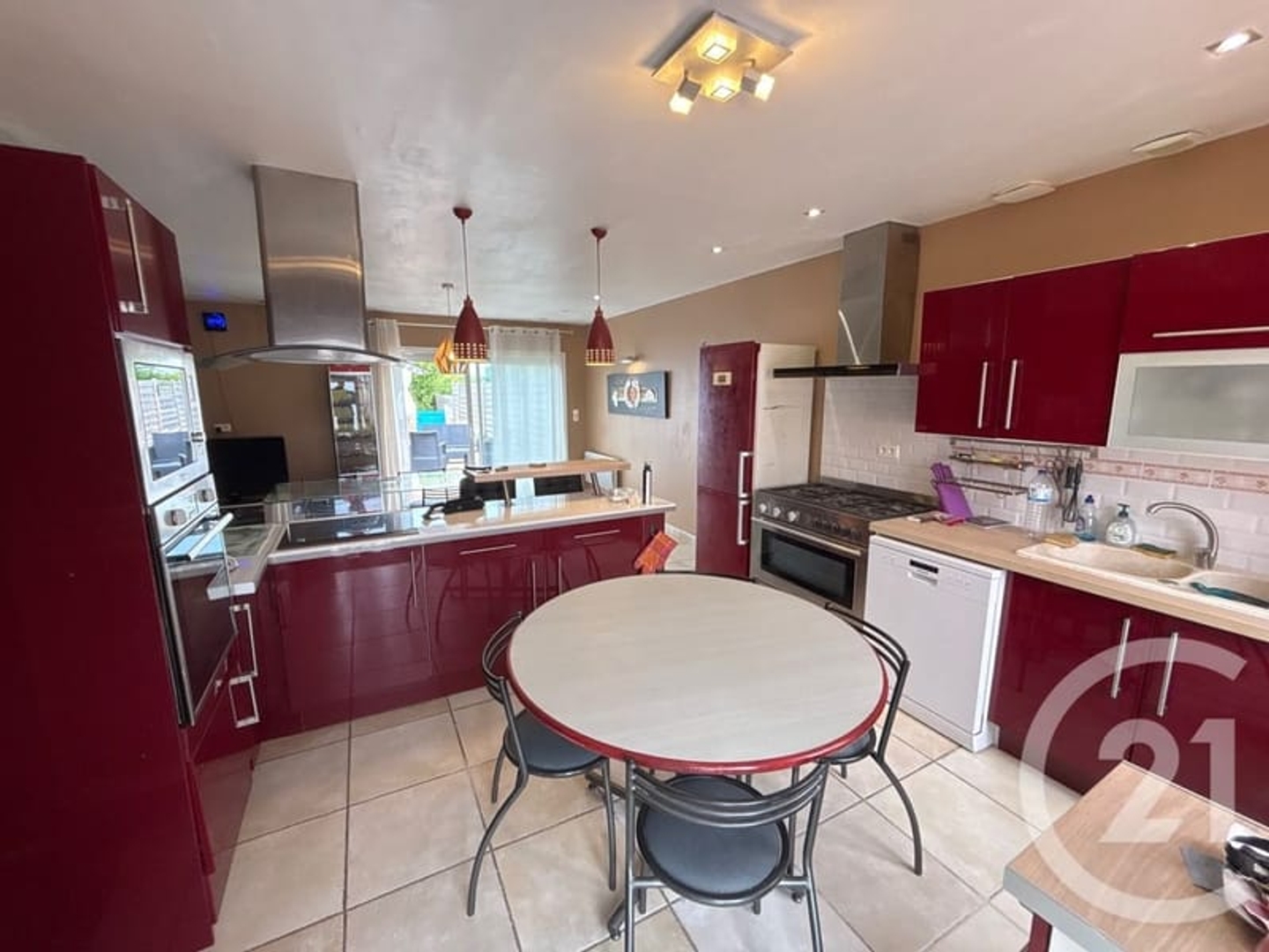 Maison à vendre - 5 pièces - 107m2 - Saint-Pierre-D'ol... (17310)