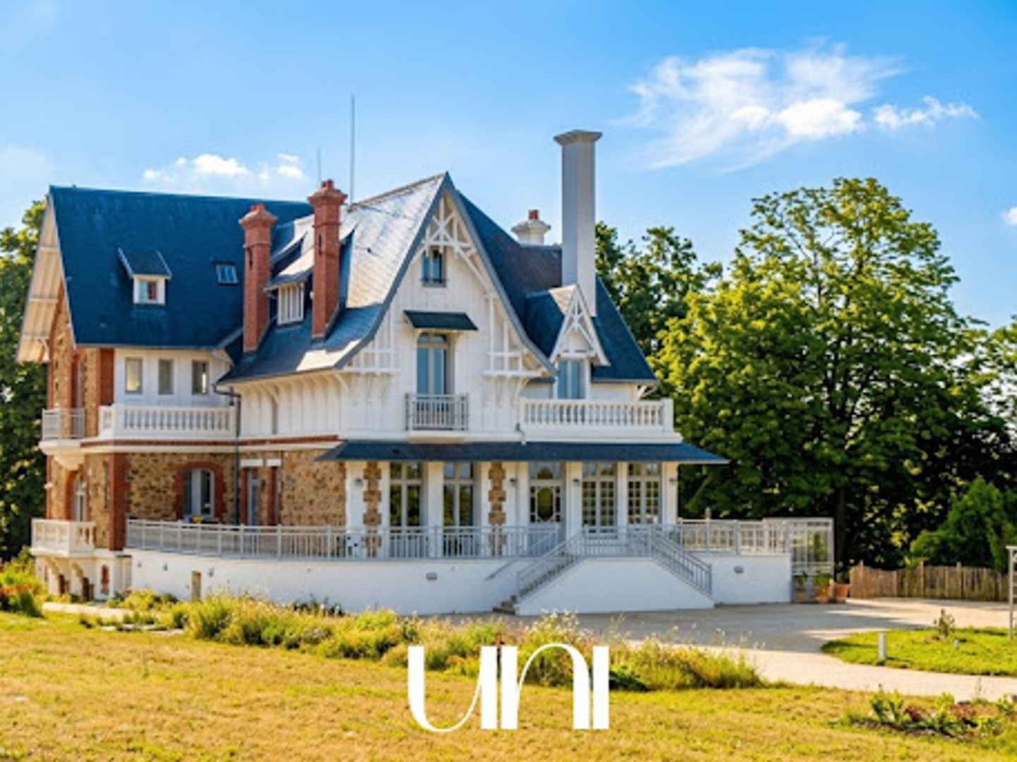 Chambre d'hôtes 10 pièces 780 m²