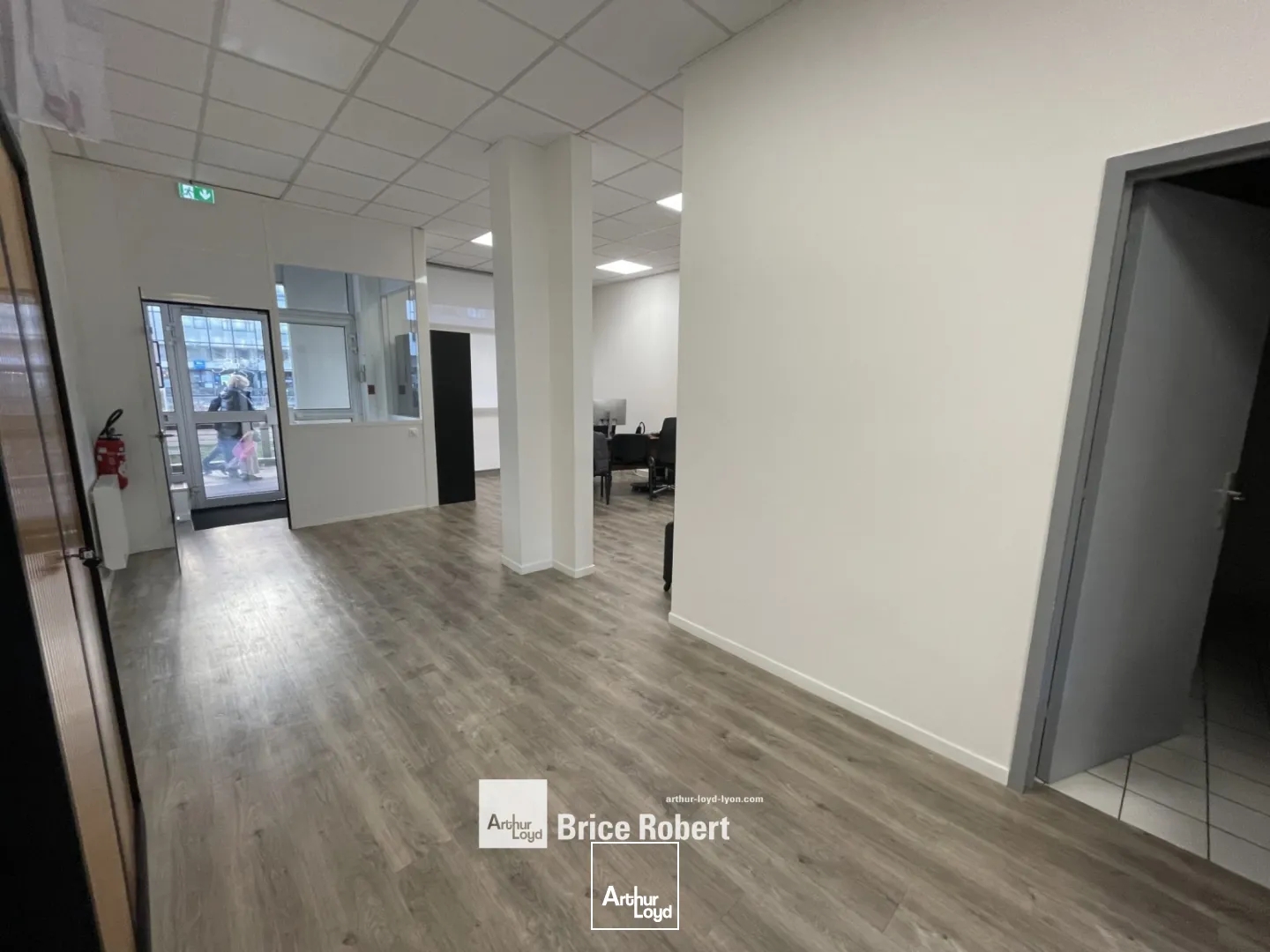 Locaux commerciaux à vendre Lyon Part Dieu proche gare et parking inclus