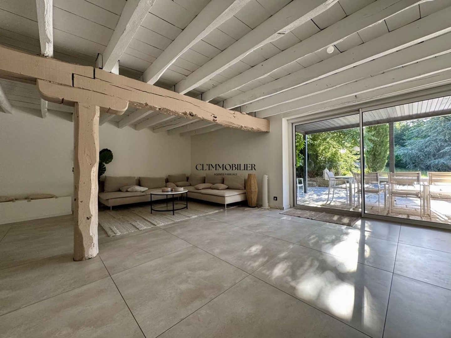 Maison à vendre - 7 pièces - 360m2 - Saint-Bonnet-Les-... (42330)