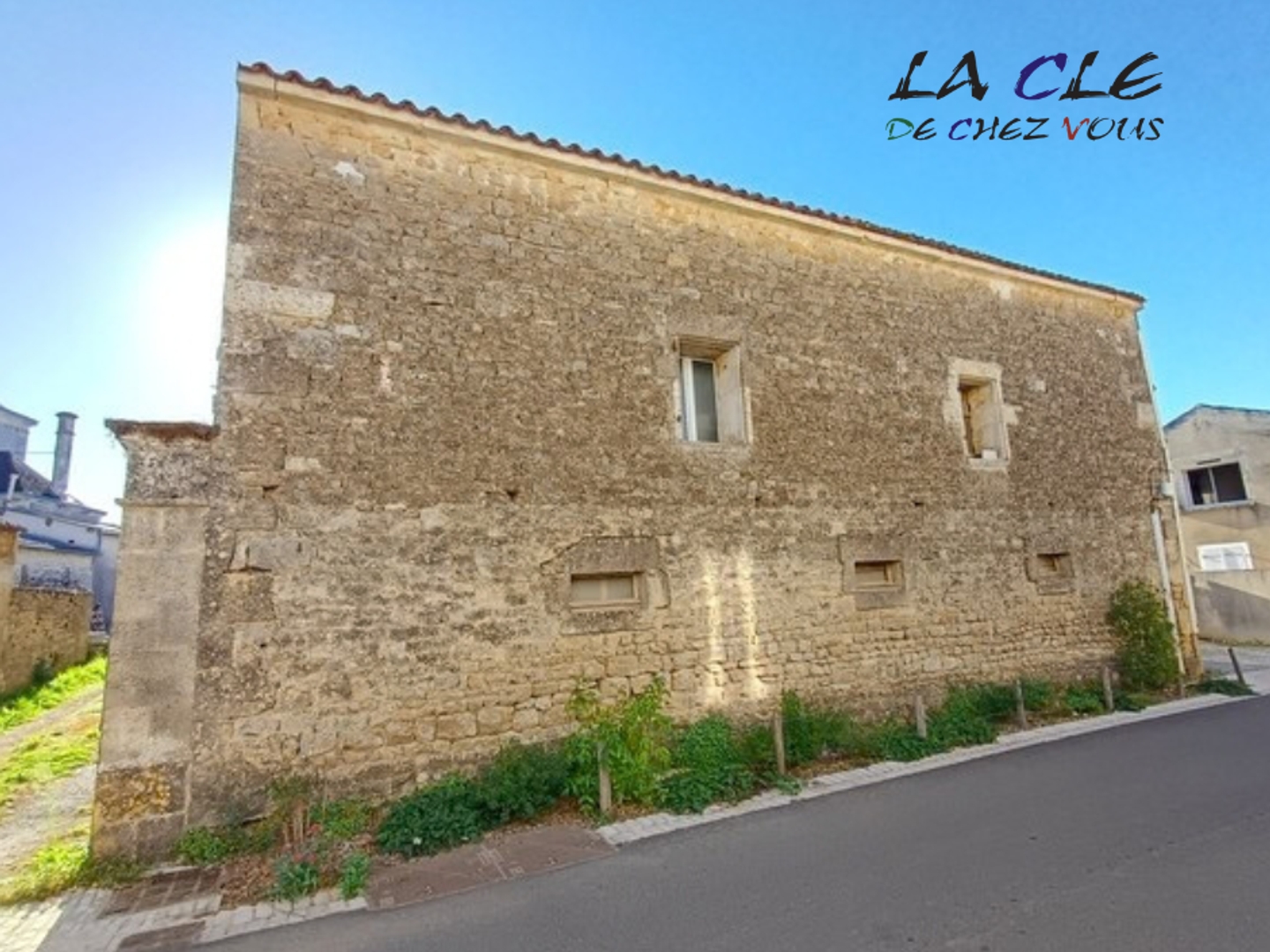 Parking / garage / box à vendre - Ardin (79160)