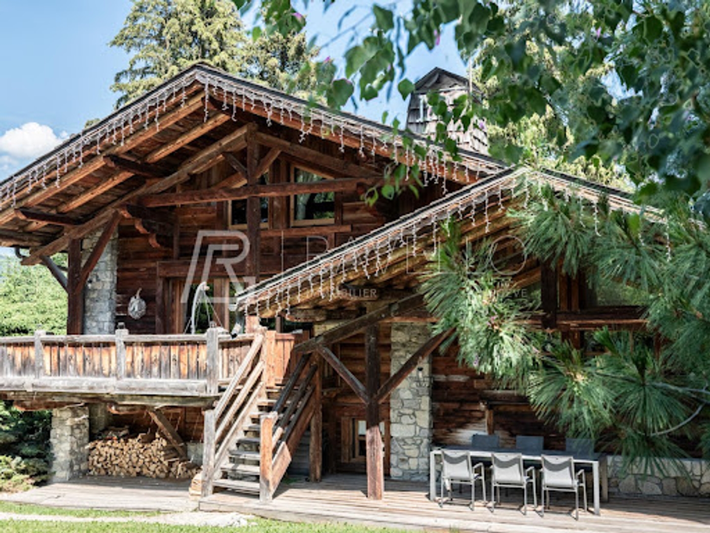 Maison 8 pièces 320 m²