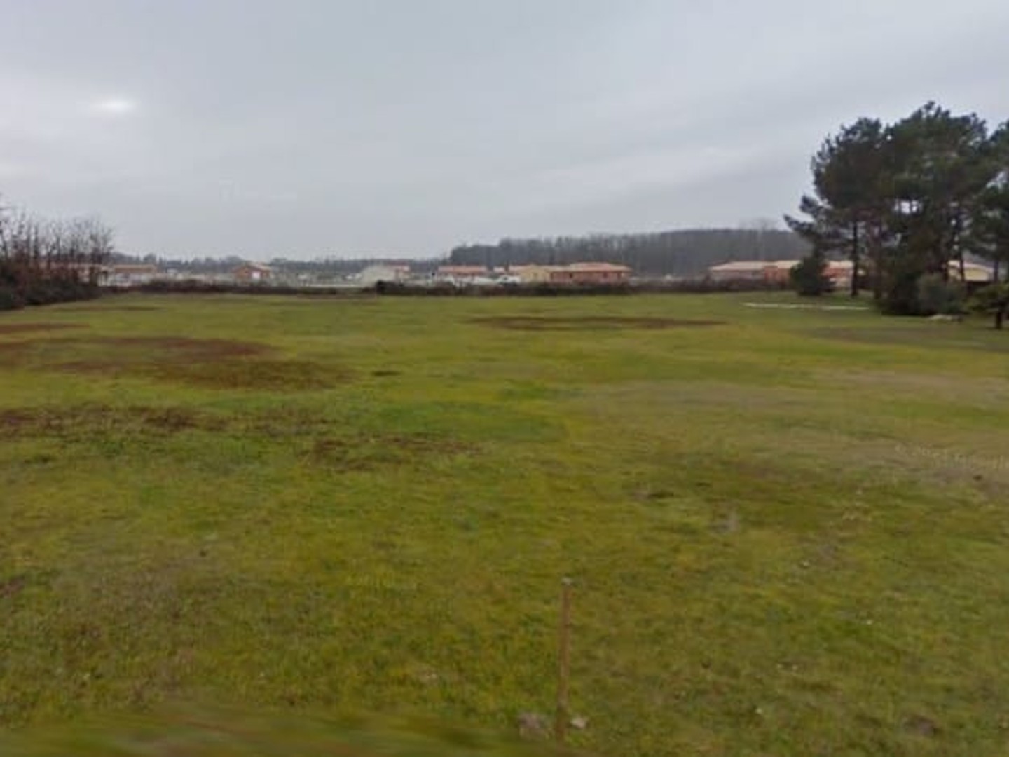 Terrain 640 m²