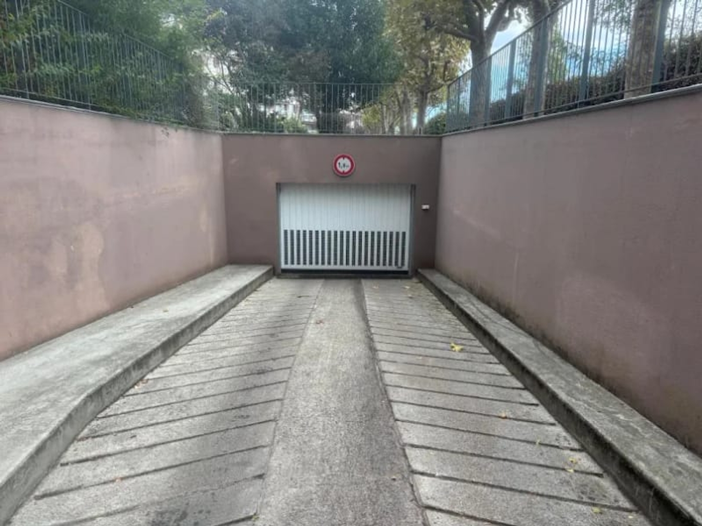 Parking / garage / box à vendre - 12m2 - Vincennes (94300)