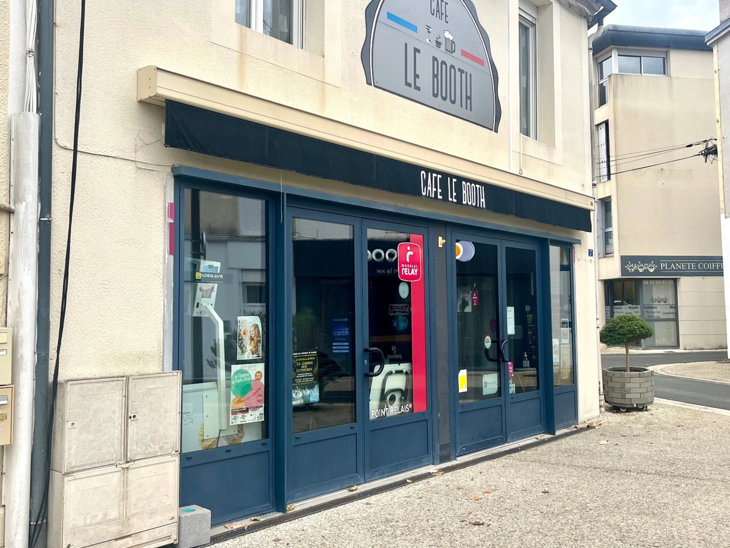 LUCON (85400) COEUR DE VILLE FONDS BAR/RESTAURANT AVEC LICENCE IV ET TRES BON BILAN SUR EMPLACEMENT N°1
