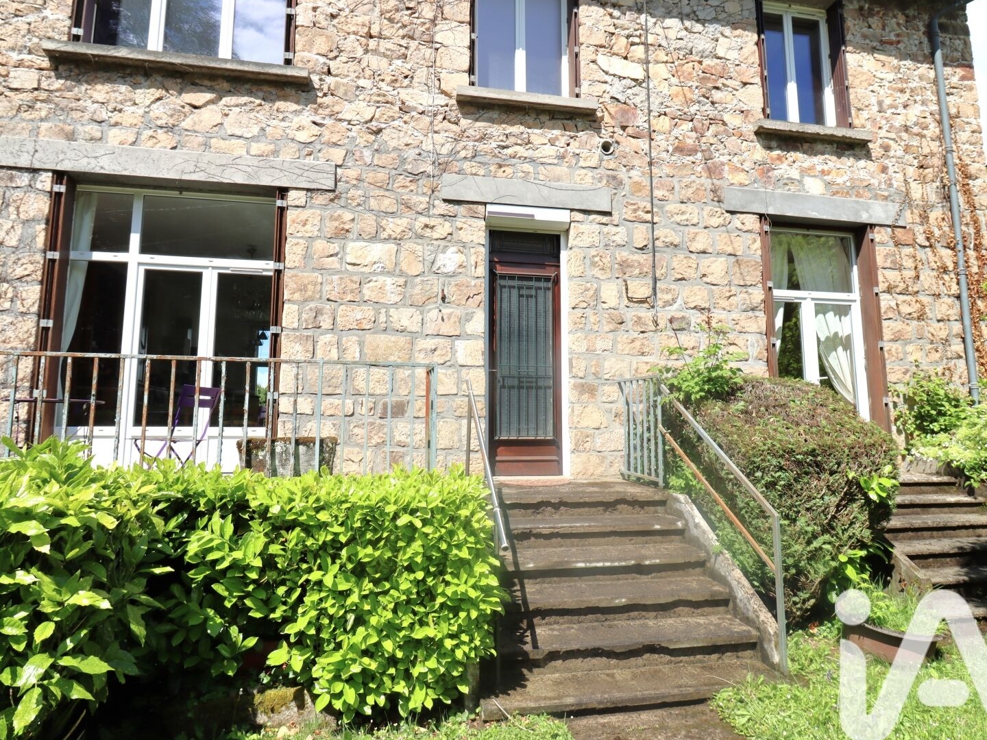 Maison à vendre - 9 pièces - 177m2 - Neuvic (19160)