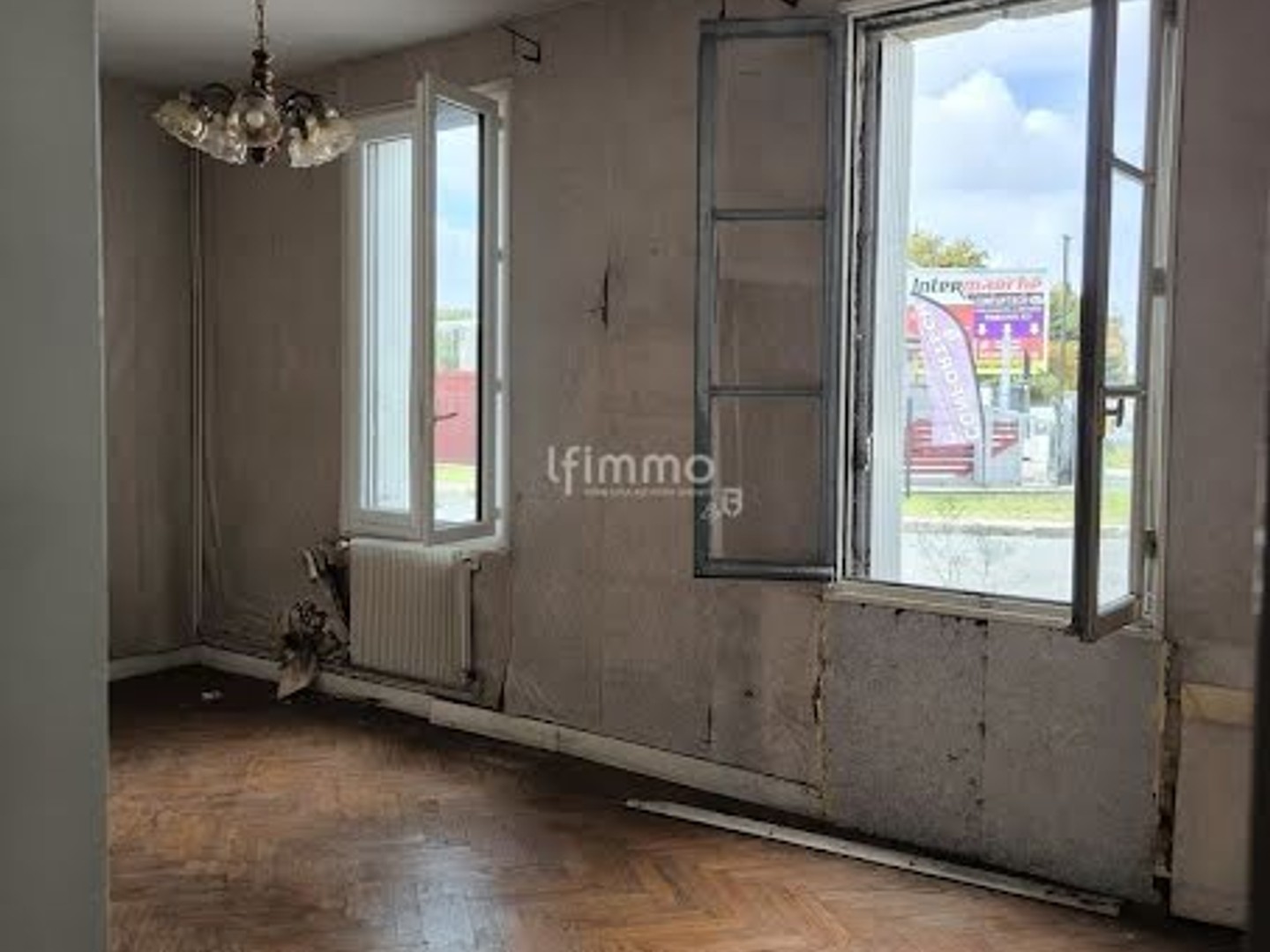 Local 1 pièce 60 m²