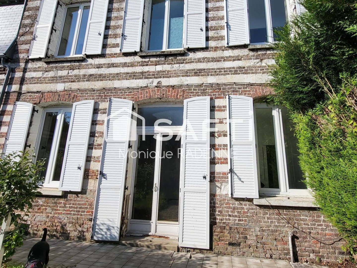 MAISON DE MAITRE AVEC 4 LOGEMENTS