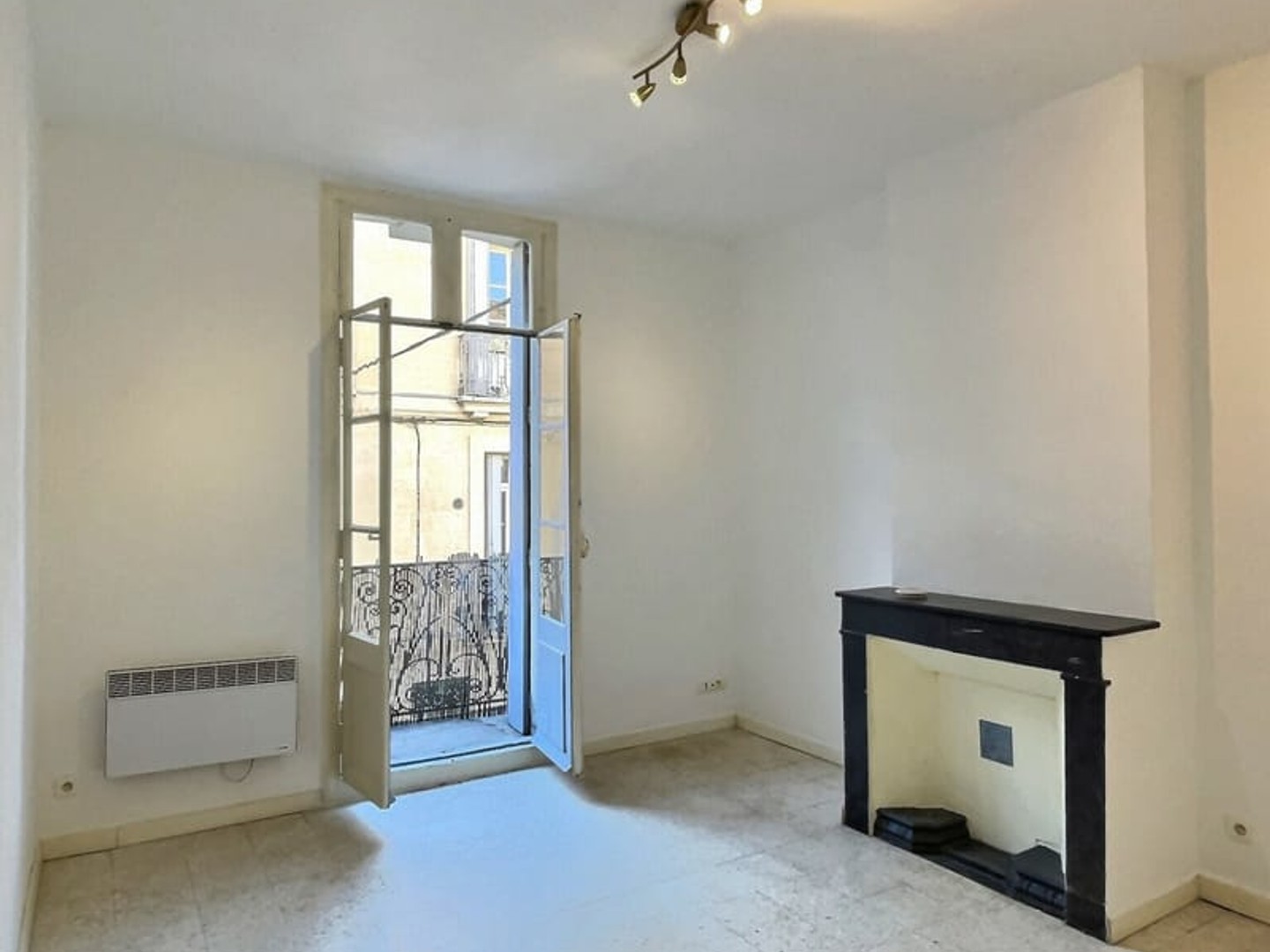 À vendre en EXCLUSIVITE : Appartement 2 pièces de 48 m2 environ + grande cave