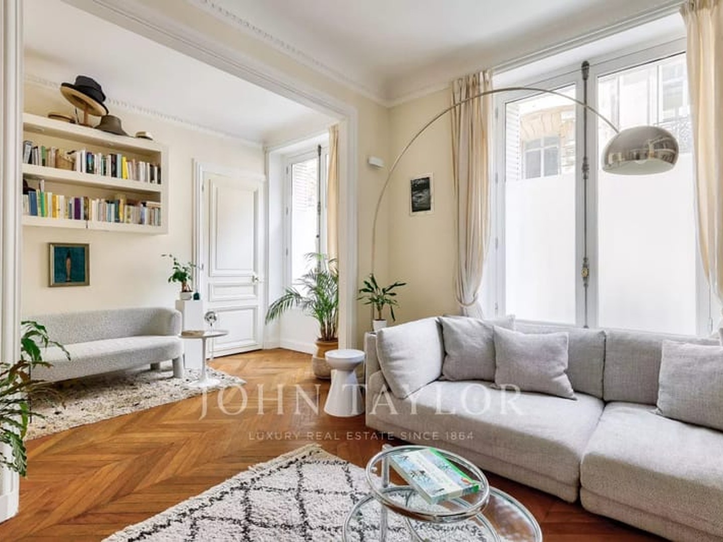 Parc Monceau - Bel appartement deux chambres en parfait état