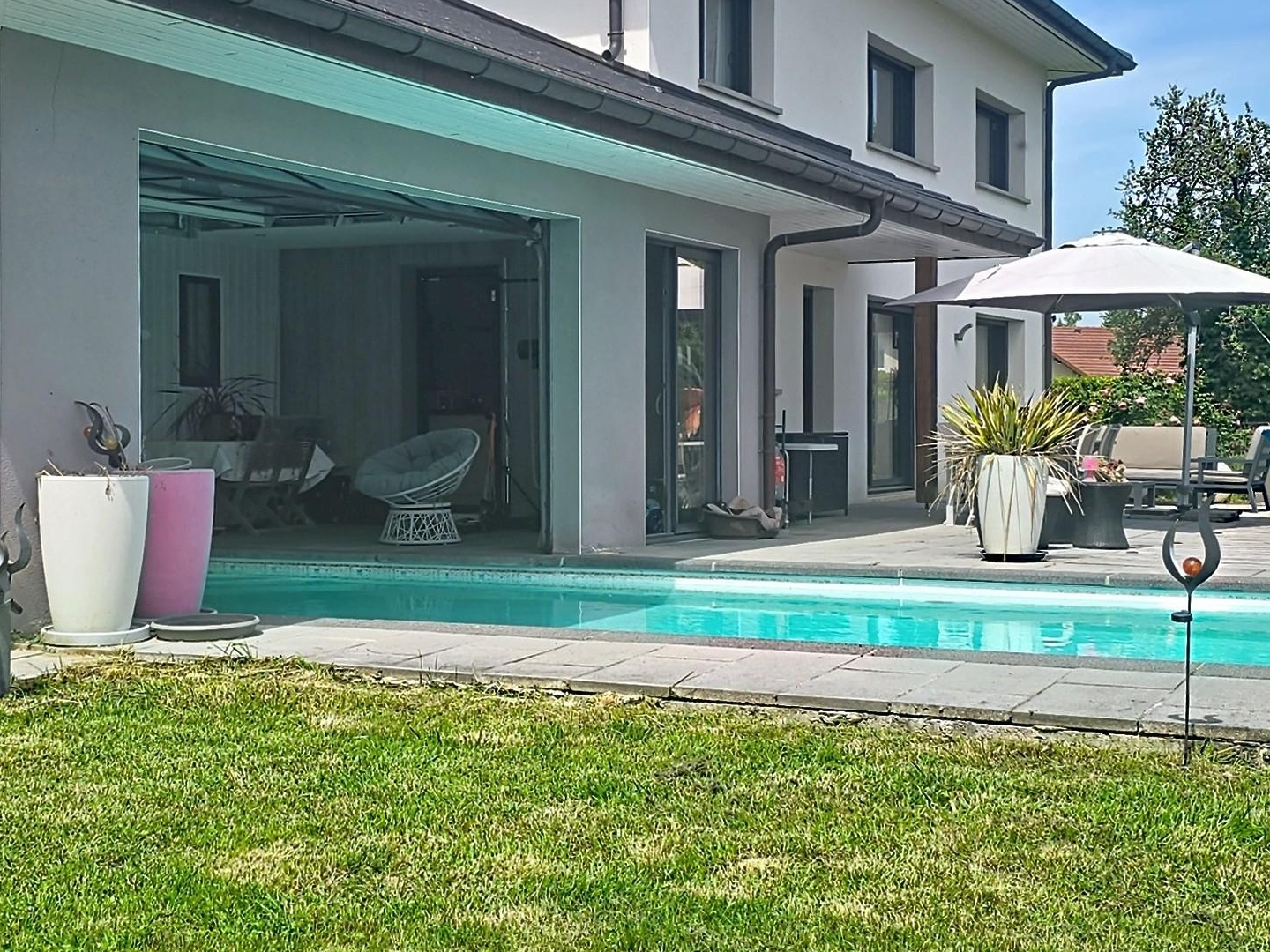 Maison à vendre - 7 pièces - 192m2 - Saint-Genis-Pouilly (01630)