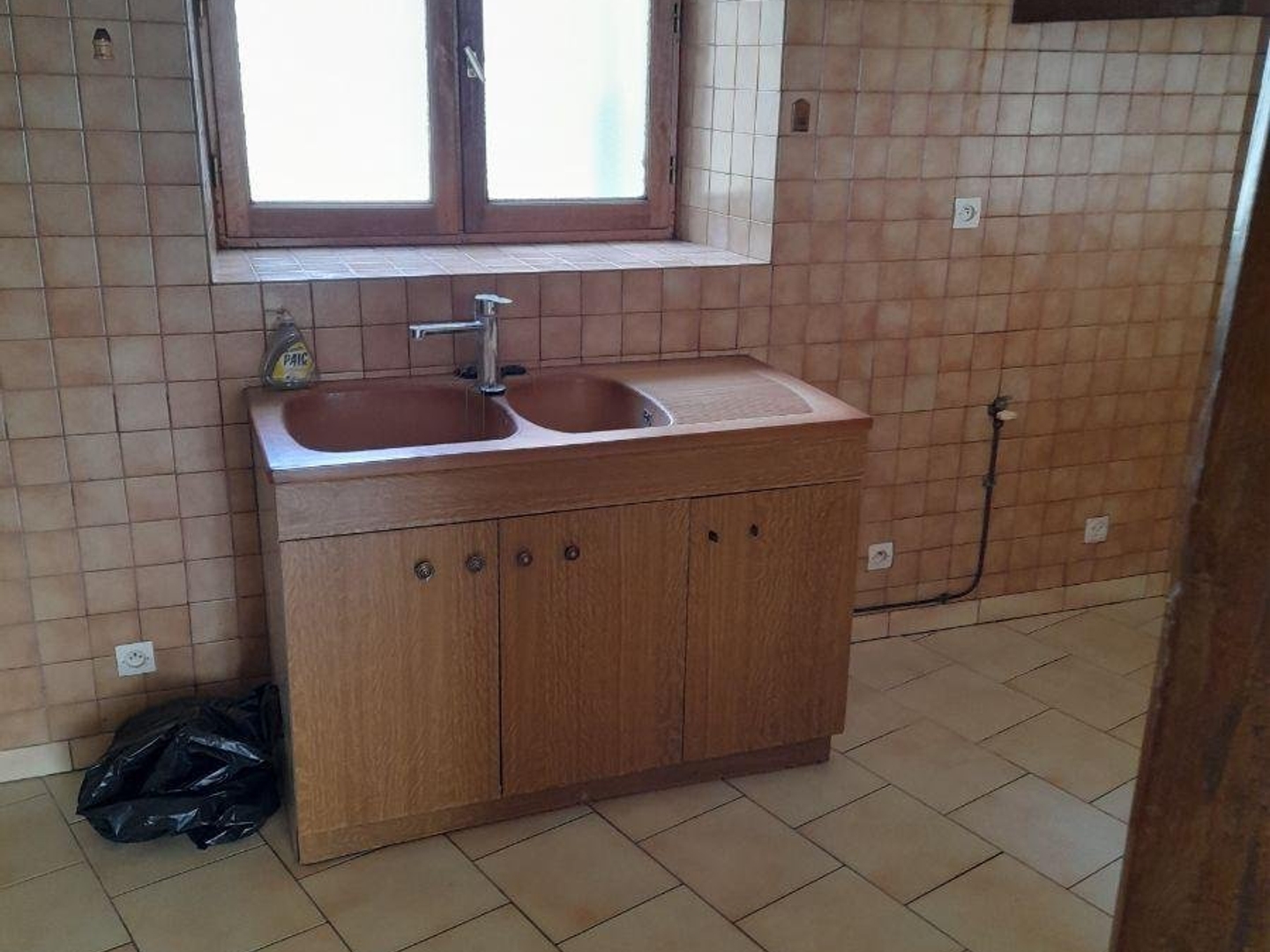Maison à vendre - 5 pièces - 200m2 - Saint-Jean-De-Sauves (86330)