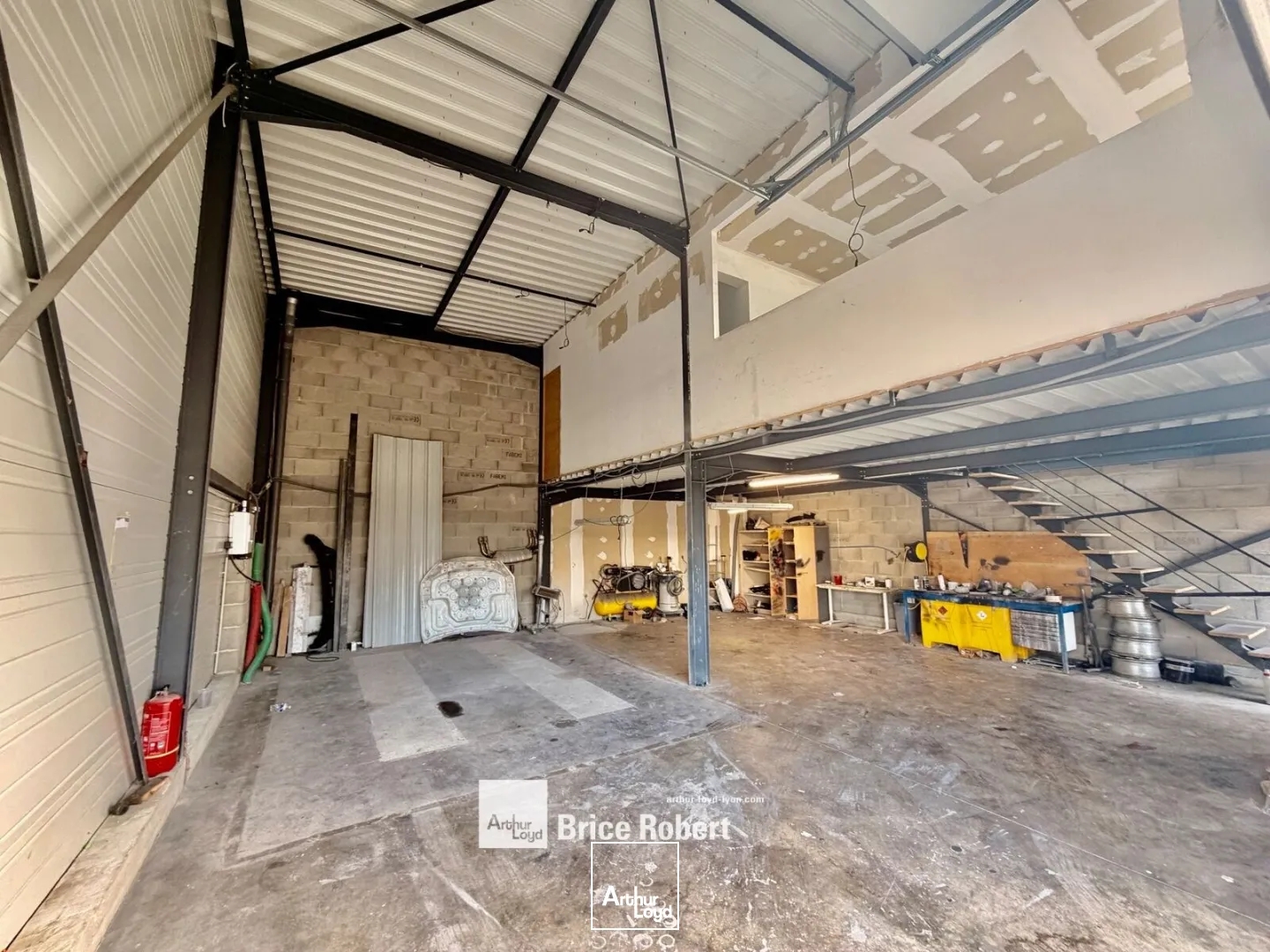 Locaux à vendre - 133m2 - Mornant (69440)