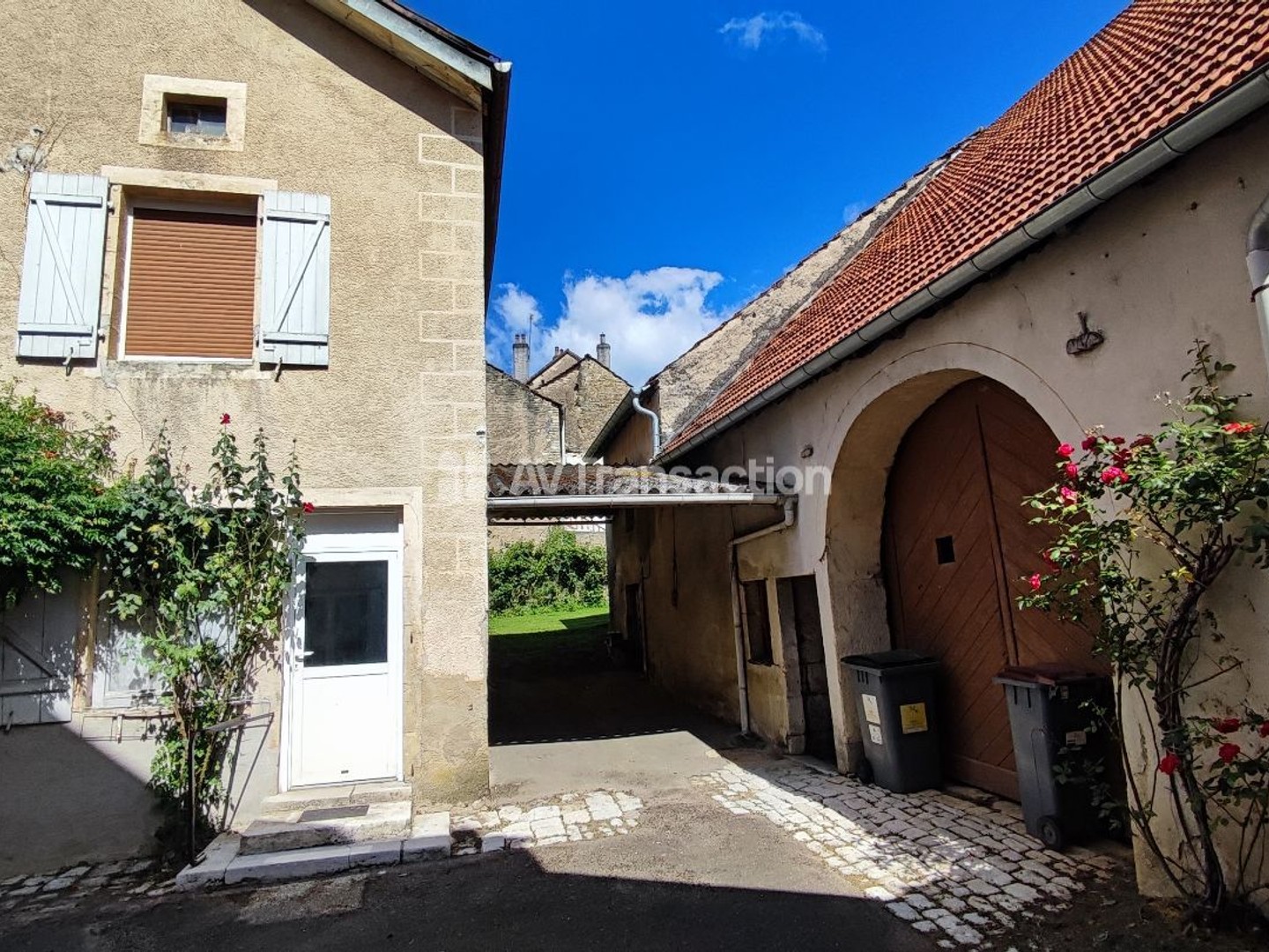 Maison à vendre - 11 pièces - 310m2 - Combeaufontaine (70120)