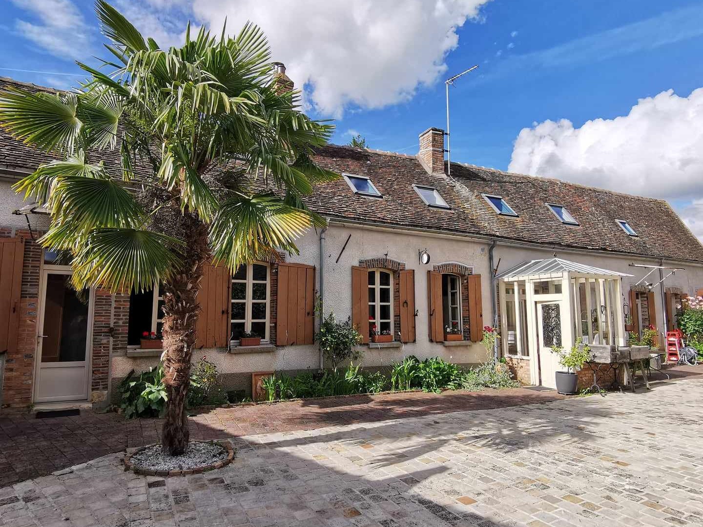 Spacieuse et charmante maison à 45 minutes l'est de FONTAINE