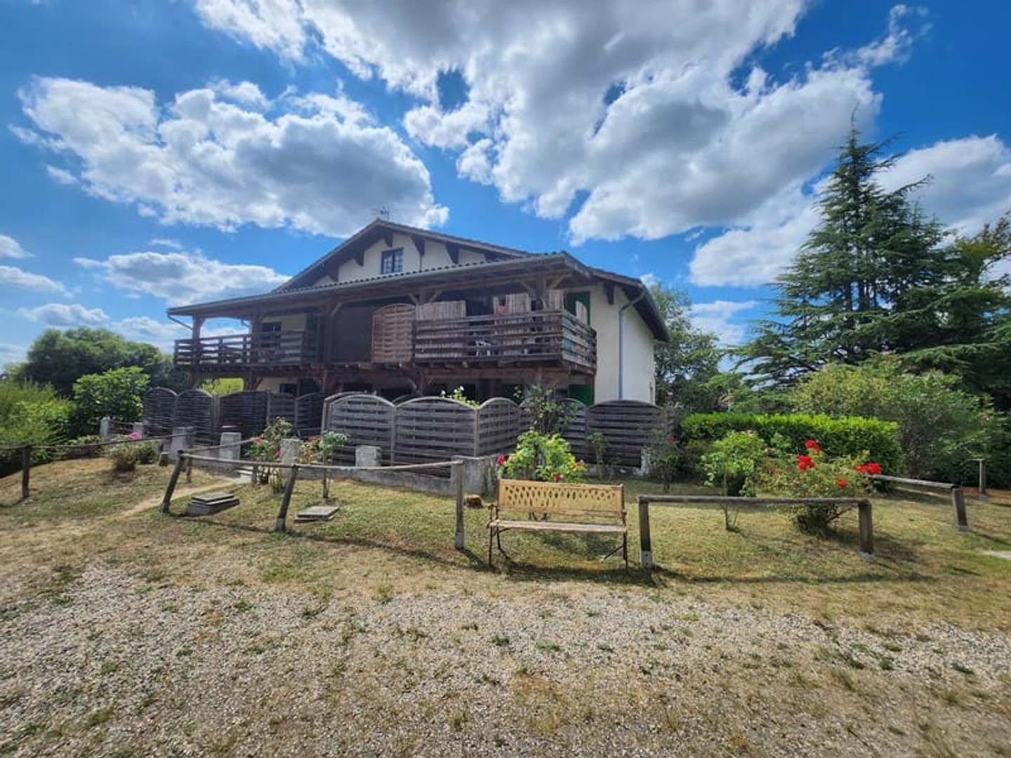 Bureaux 15 pièces 762 m²